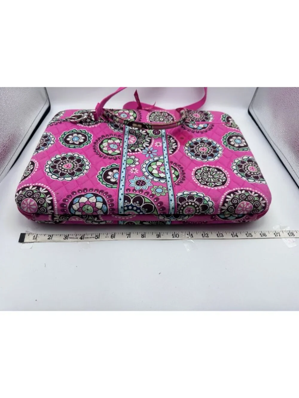 Vera Bradley Cupcakes Pink Circle Floral Quilted Laptop Case Adjustable Strap Ha